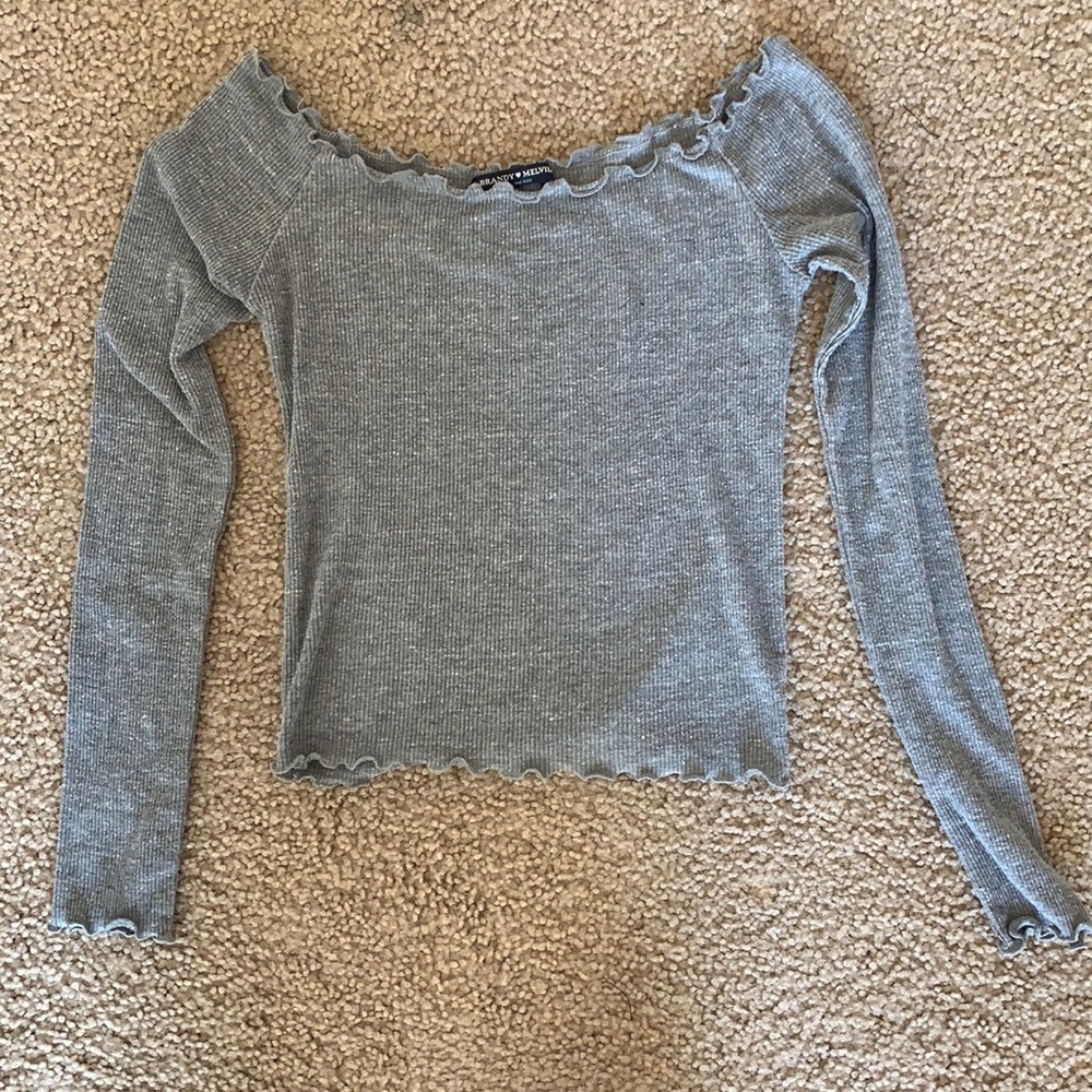 Brandy Melville Lettuce cut top